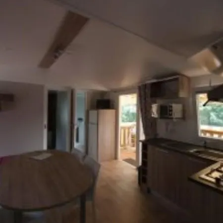 Camping Mobil-home Avec Terrasse - 6 Pers.