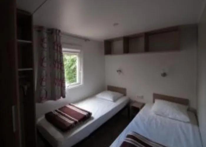 Mobil-home Avec Terrasse - 6 Pers. - Api-1-52-2013 אתר קמפינג